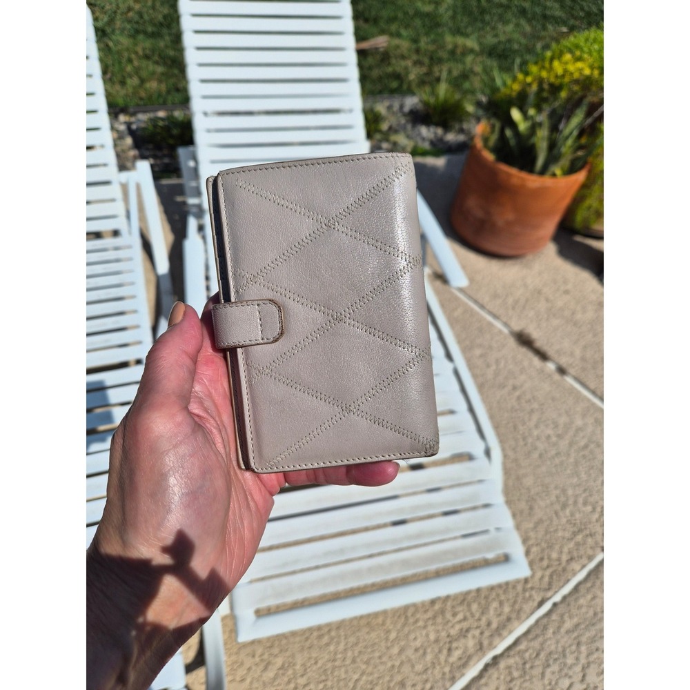 Givenchy Goatskin Diamond Quilted GV3 medium wallet Aubergine - Picture 14 of 14